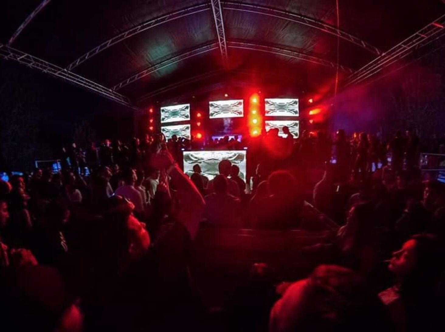 Escenario en la primera edición de ONE Festival, 2020