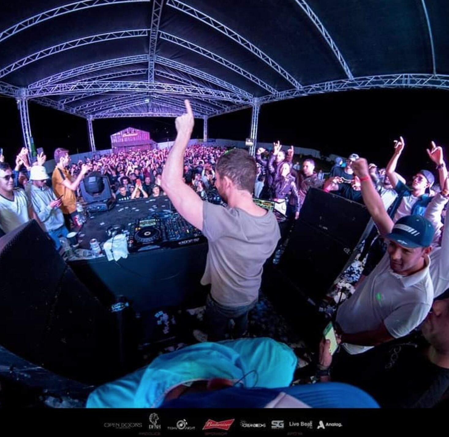 Matthias Tanzmann en cabina, ONE Festival 2020